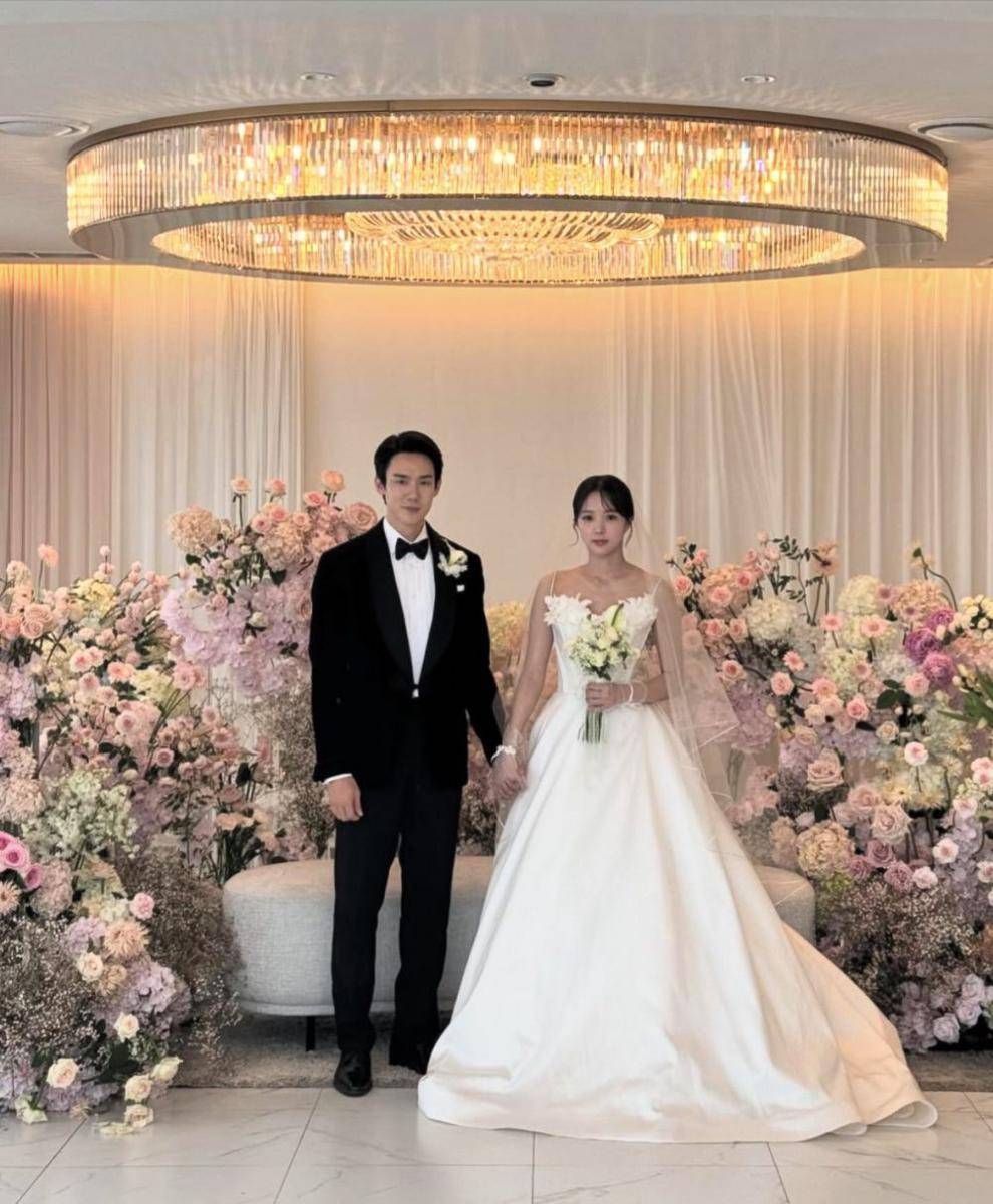 Yoo Yeon Seok dan Chae Soo Bin di drama When the Phone Rings (instagram.com/yoo_yeonseok)
