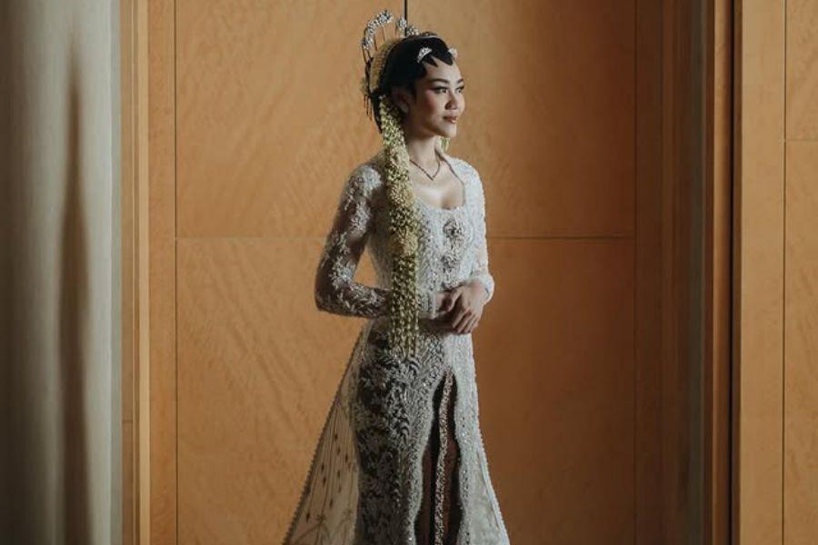 10 Kebaya Akad Terbaik 2024 yang Simpel tapi Elegan