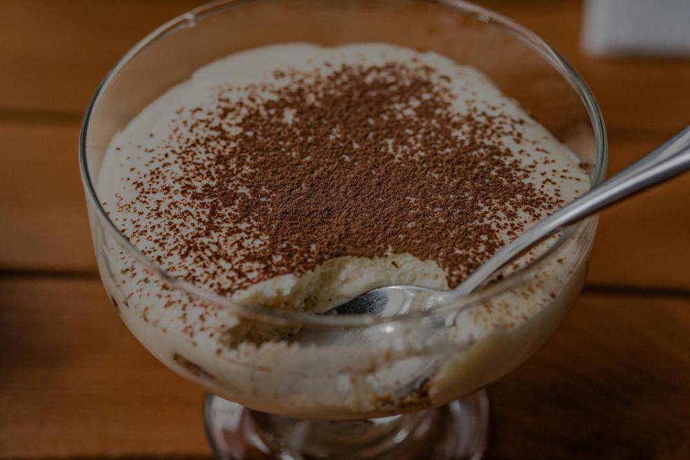 Penyajian Tiramisu (pexels.com/@pervane-mustafa27)