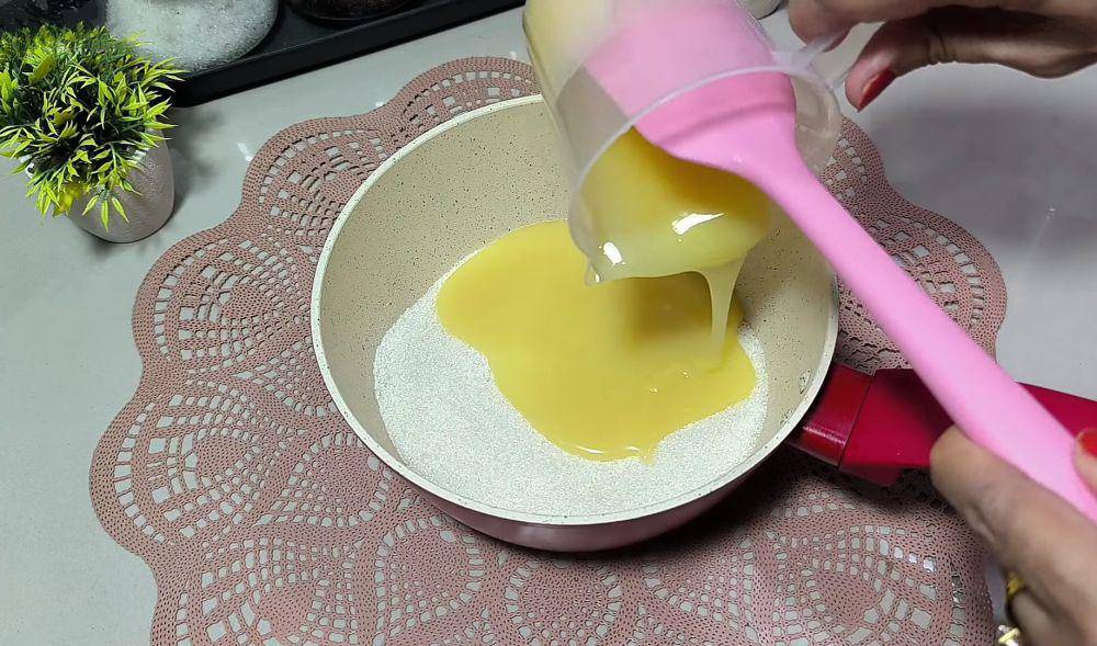 ilustrasi membuat puding crispy lapis cokelat (YouTube.com/Aini's Gallery)