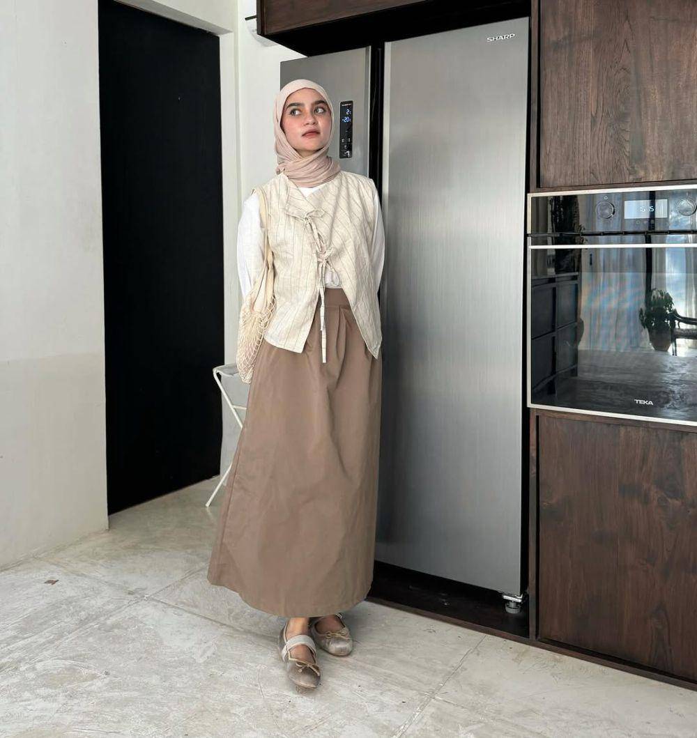 Inspirasi outfit ala Helwa Basheel (instagram.com/helwabasheel)
