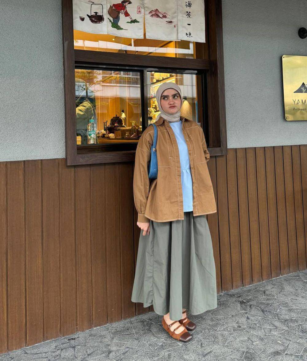 Inspirasi outfit ala Helwa Basheel (instagram.com/helwabasheel)
