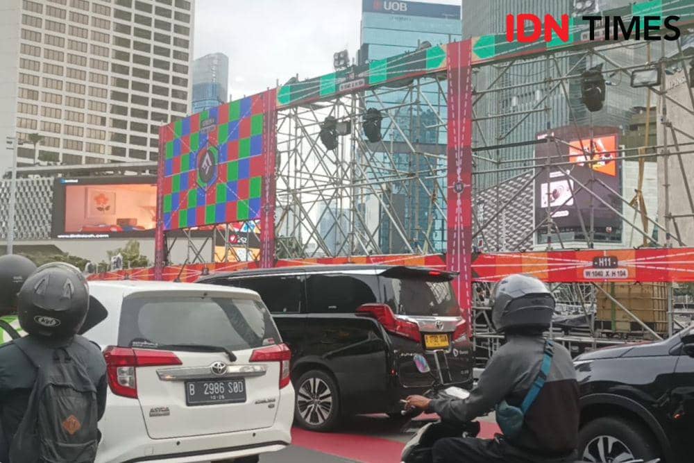 Panggung Tahun Baru 2025 di Bundaran HI. (IDN Times/Dini Suciatiningrum)