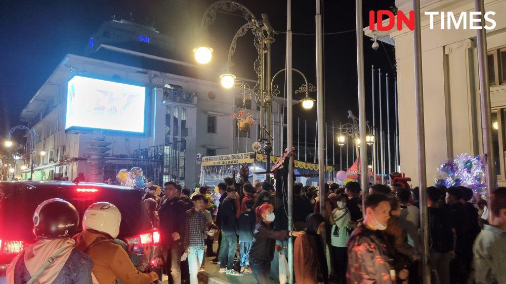 Malam Tahun Baru 2025 di Kota Bandung Hasilkan Sampah 57 Ton