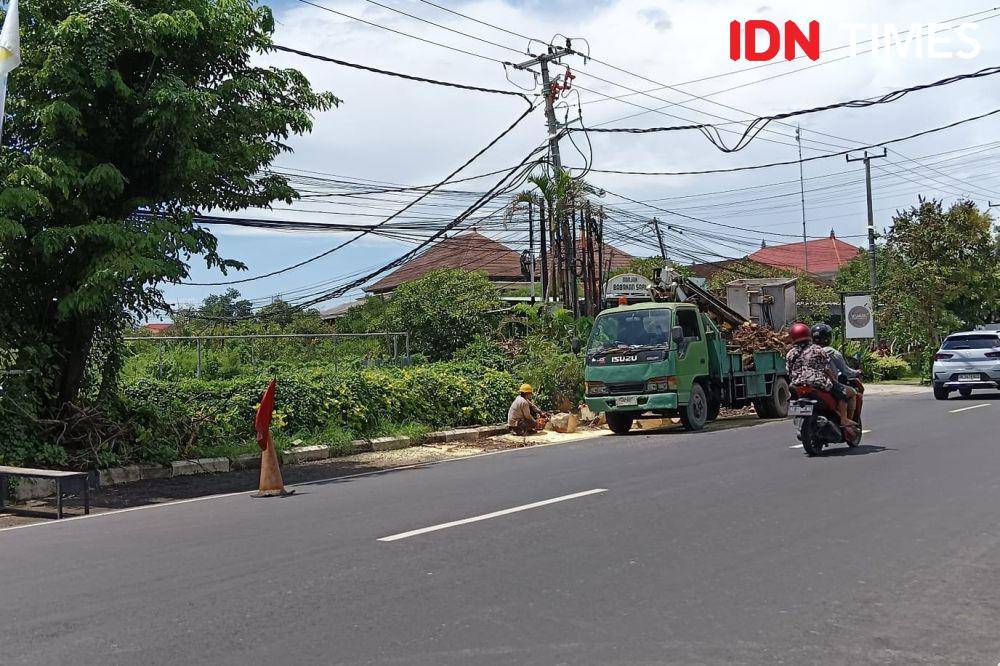 Ilustrasi jalan raya di Kota Denpasar (IDN Times/Ayu Afria)
