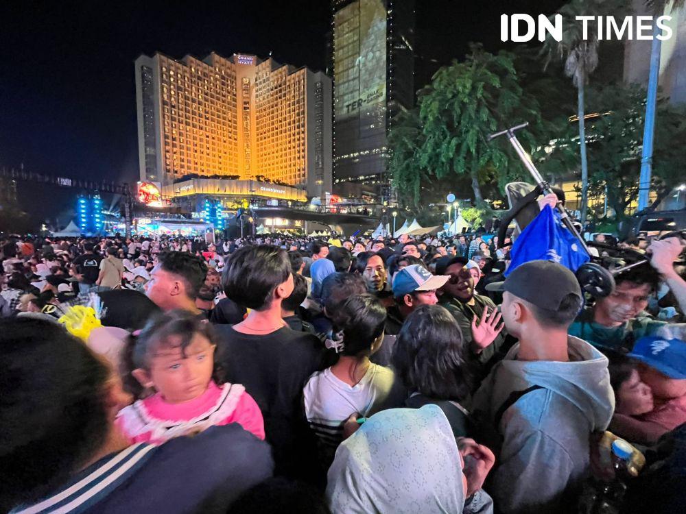 Malam Tahun Baru, Bundaran HI Dibanjiri Ribuan Warga