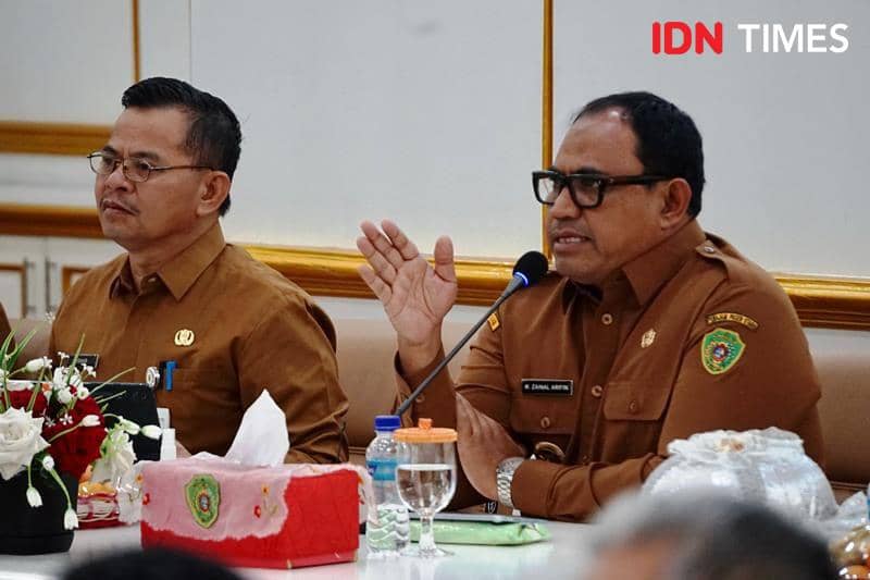 Pj Bupati PPU, Zainal Arifin didampingi Sekda Tohar pimpin rapat evaluasi akhir Pemkab PPU (IDN Times/Ervan)