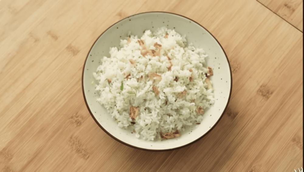 Gak Mau Ribet? Coba Resep Nasi Goreng Bawang Putih ala Chef Devina Ini