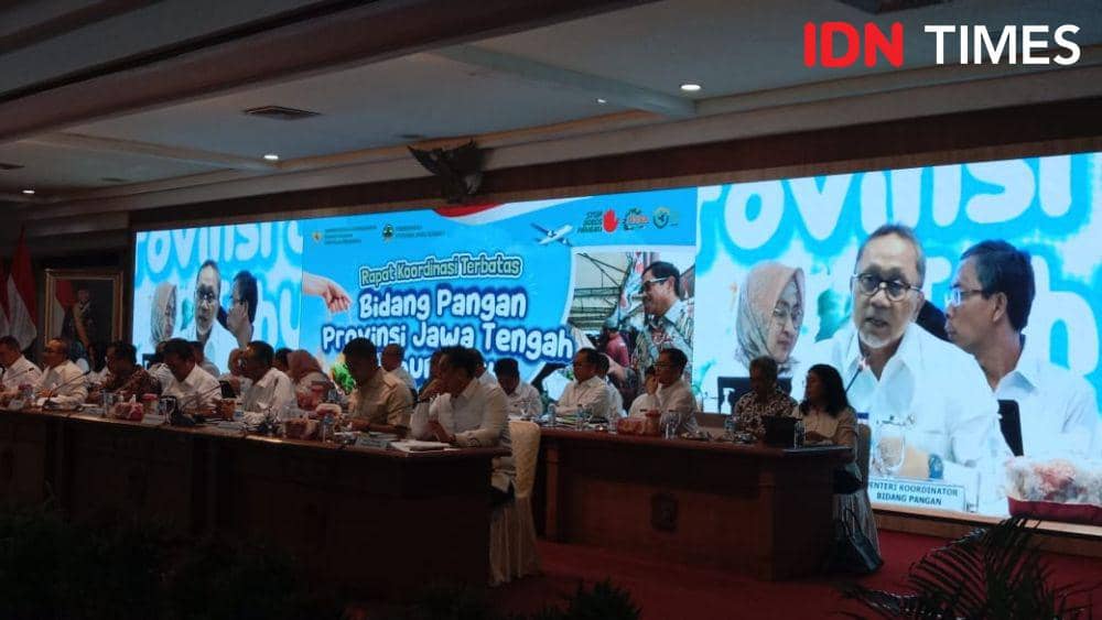 Menteri Koordinator (Menko) Pangan Zulkifli Hasan saat paparan dalam ratas di Gubernuran Semarang. (IDN Times/Fariz Fardianto)