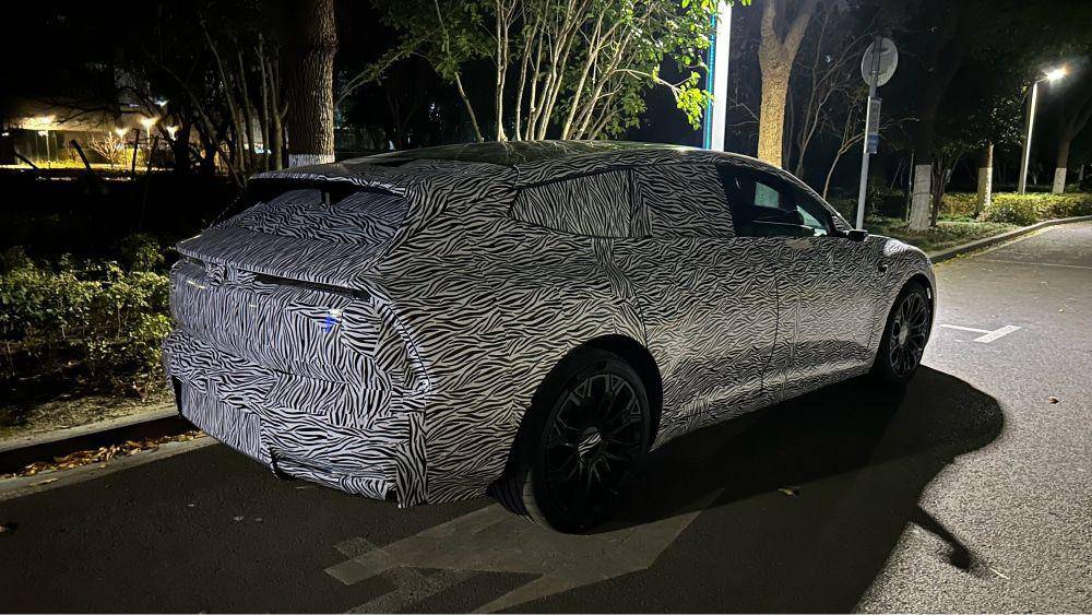 Desainnya mirip wagon (Carnewschina)