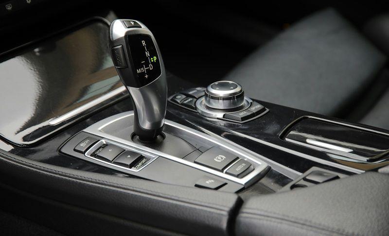 Apa Itu Transmisi Tiptronic? Ini Pengertian dan Cara Kerjanya