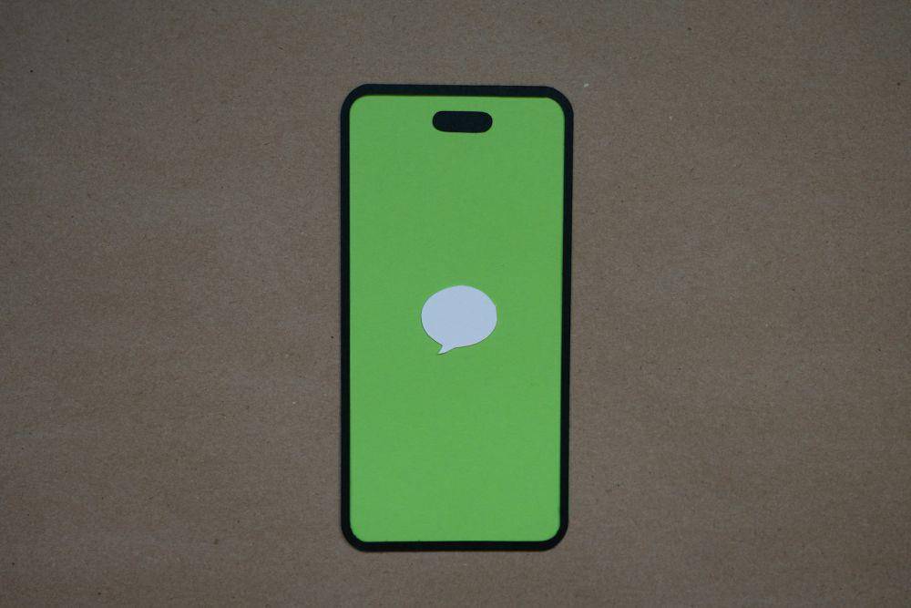 ilustrasi iMessage (unsplash.com/Kelly Sikkema)