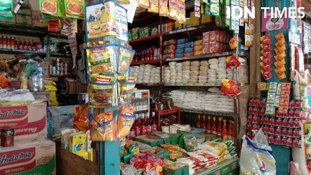 Harga bahan pokok di pasar tradisional di Kota Makassar mengalami kenaikan jelang tahun baru, Selasa (31/12/2024). IDN Times/Ashrawi Muin