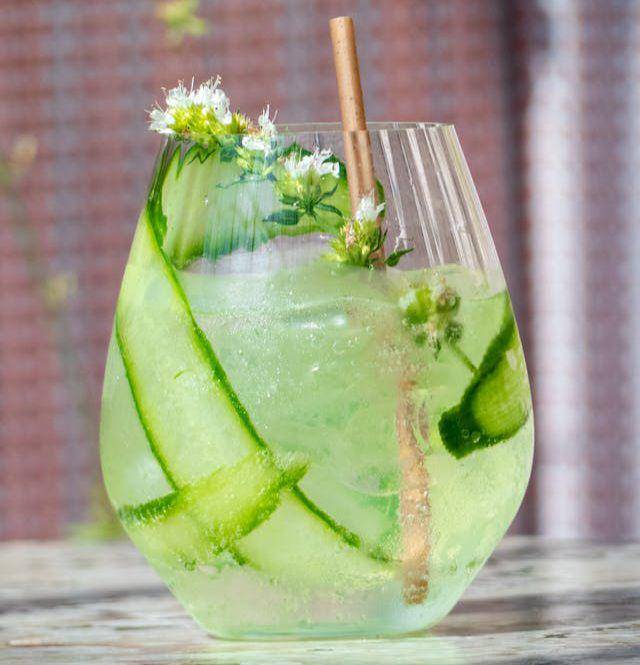 ilustrasi ginger ale mix fruits (Pexels.com/@BALMONT)