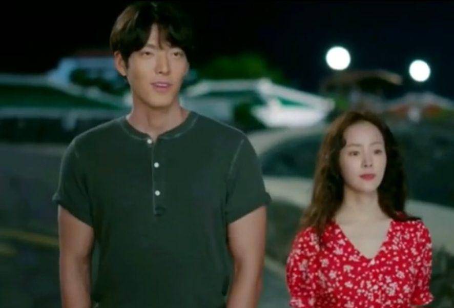 Han Ji Min dan Kim Woo Bin di drama Our Blues (dok. tvN/Our Blues)