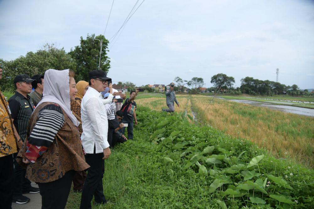 Warga Terdampak Normalisasi Sungai Beringin Sambat ke Wamendagri