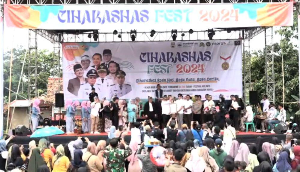 Makan Sate Domba Terbanyak 34.240 Tusuk, Ciharashas Fest 2024 Pecahkan Rekor Dunia