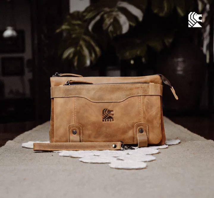 Reven Leather Handbag Clutch Lisbon (lazada.co.id/Reven Leather ID)