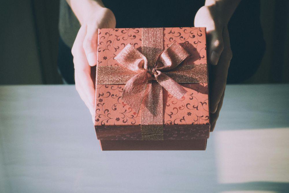 5 Kado Valentine Unik, Bikin Pasangan Kamu Jatuh Cinta Lagi