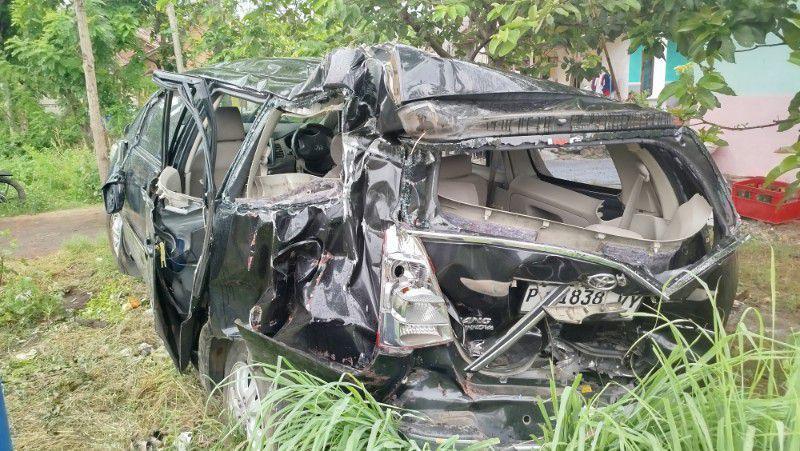 Ikuti Google Maps, Mobil Wisatawan di Banyuwangi Tertabrak Kereta Api