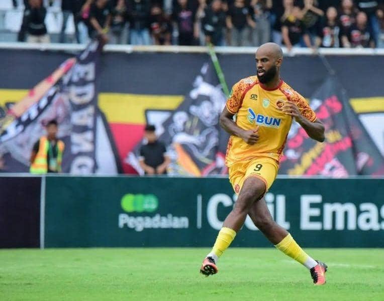 Tangkapan layar instagram Meghon Valpoort