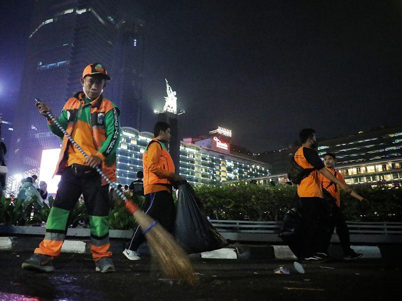 Malam Tahun Baru Sisakan 120 Ton Sampah di Jakarta