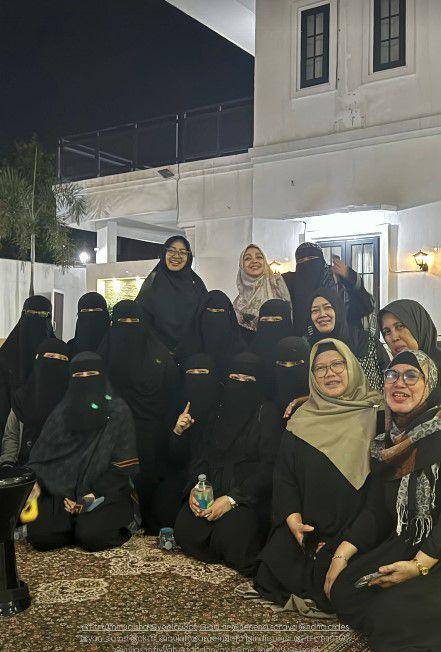 Umi Pipik gelar pengajian (Instagram.com/_ummi_pipik_)