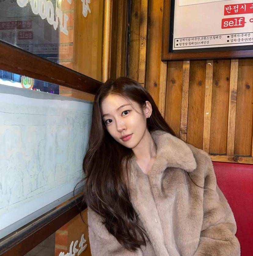 biodata dan profil Song Ji Woo (Instagram.com/zwu1215)