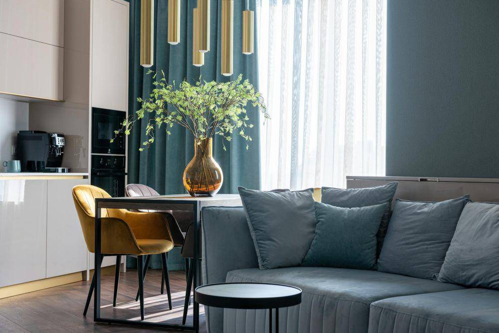 ilustrasi ruang tamu dengan sofa (pexels.com/Max Vakhtbovycn)