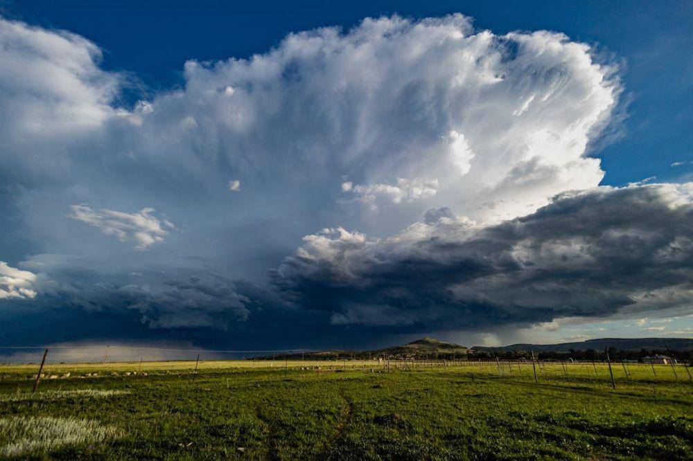 ilustrasi awan kumulonimbus (pexels.com/Ndumiso Mvelase)