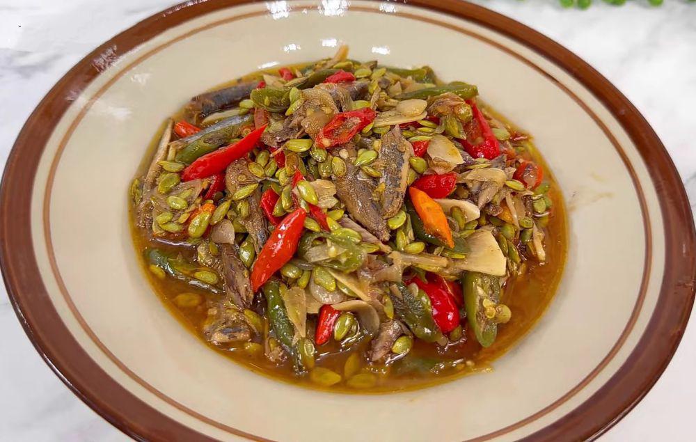 Resep Sambal Ikan Asin Lamtoro yang Bikin Makan Lebih Nikmat