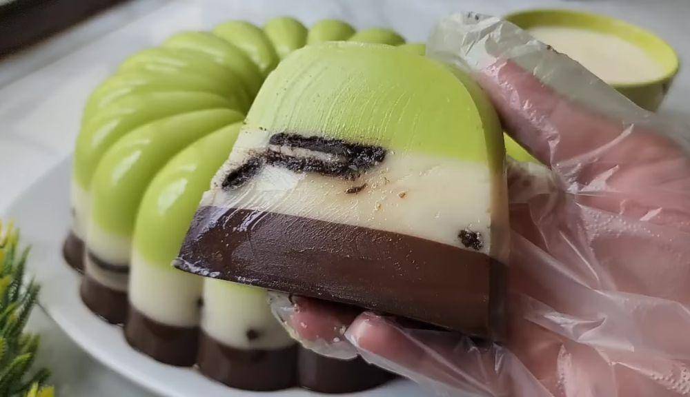 ilustrasi puding lapis alpukat oreo cokelat (YouTube.com/atha naufal)