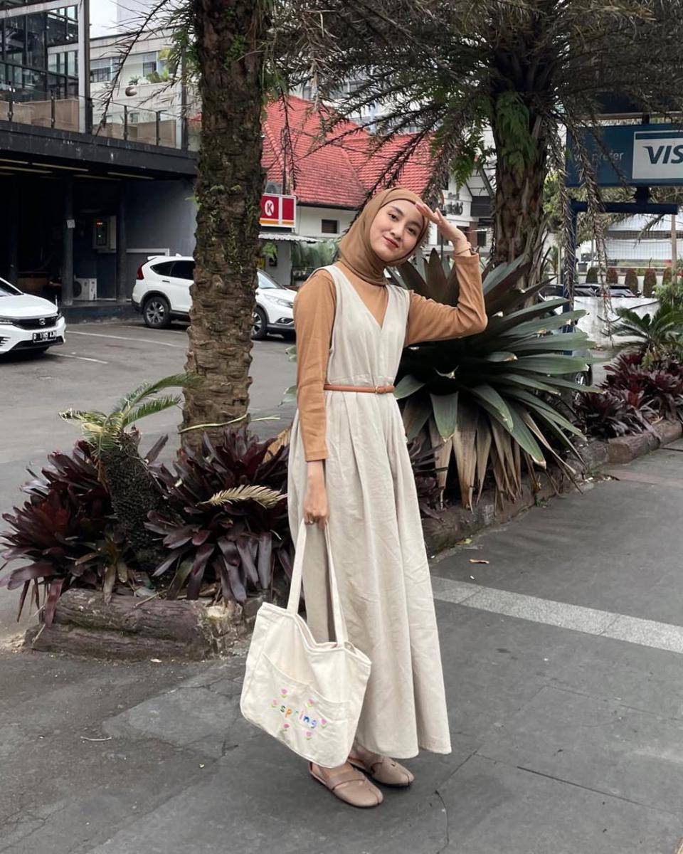 Inspirasi OOTD ala Inas Rana (instagram.cpm/inasrana)