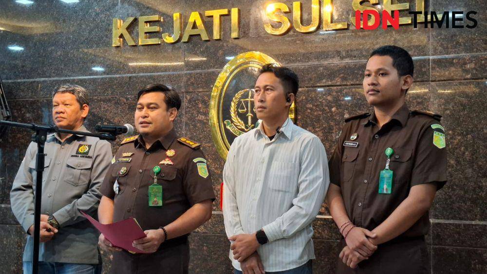 Konferensi pers Kejaksaan Tinggi (Kejati) Sulawesi Selatan (Sulsel), Selasa (31/12/2024). IDN Times/Darsil Yahya