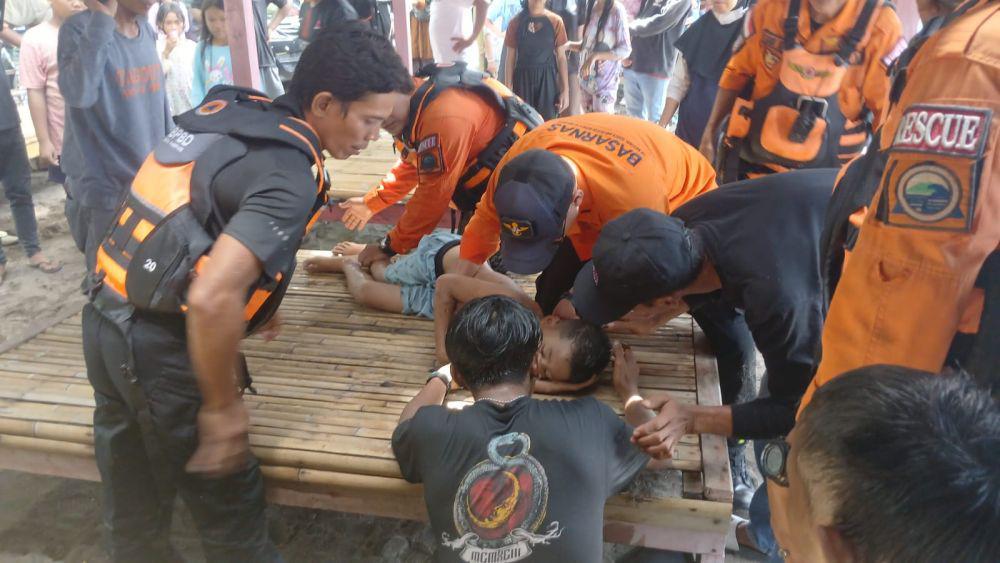 Tim SAR Selamatkan Remaja Tenggelam di Pantai Lumpue Parepare