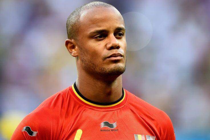 Foto Vincent Kompany, salah satu pemain sepak bola terkenal yang memiliki gelar akademis Ph.D. (Pinterest/Harry HR)