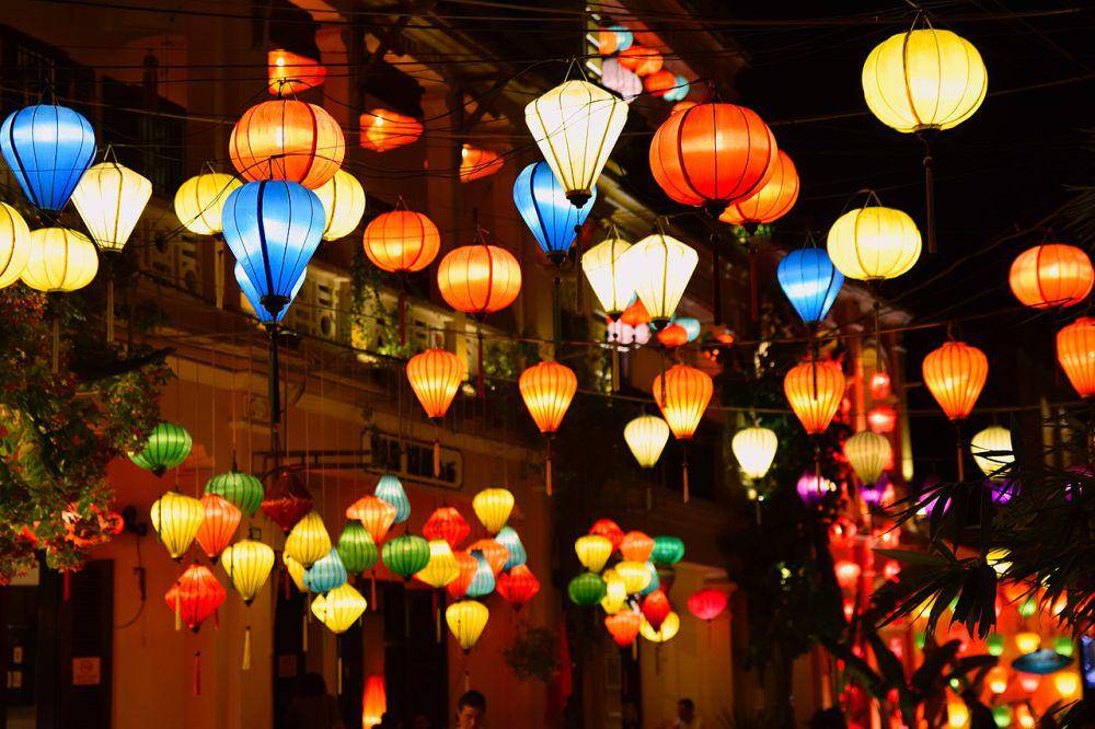 Hoi An Lantern Festival (commons.wikimedia.org/Raita Futo)