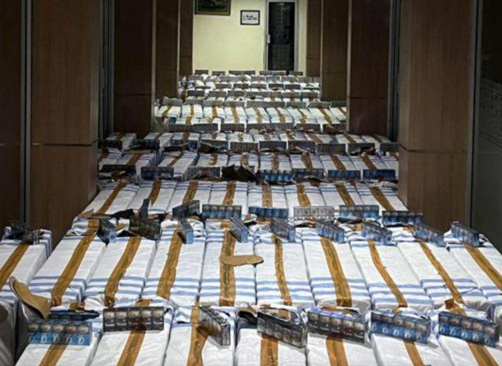 Pengungkapan 3,2 juta batang rokok legal di Bakauheni oleh petugas Bea Cukai Lampung. (Dok. Bea Cukai Bandar Lampung).