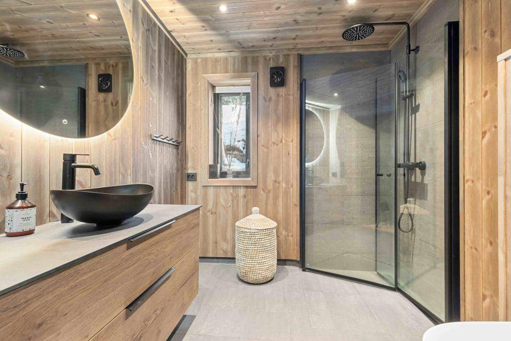 inspirasi desain kamar mandi Japandi yang sedang tren (unsplash.com/Lisa Anna)