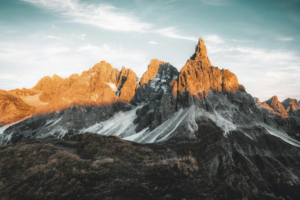 5 Gunung yang Warnanya Bisa Berubah Sepanjang Tahun, Kok Bisa?