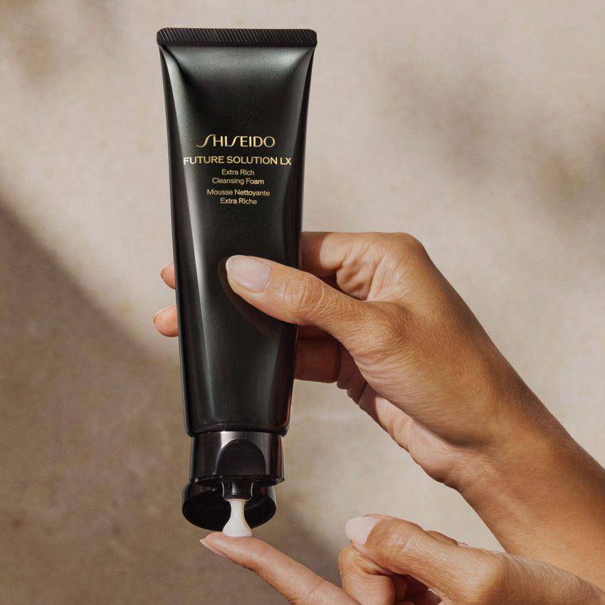 Shiseido Future Solution LX Extra Rich Cleansing Foam (shiseido.id)