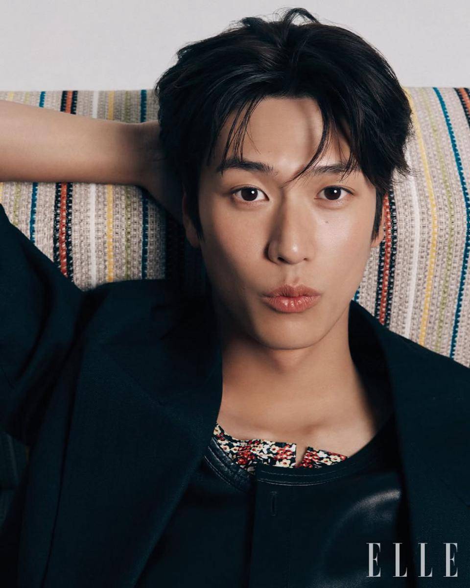 pemotretan Na In Woo untuk Elle (instagram.com/mbcdrama_now)