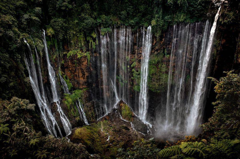 ilustrasi air terjun (pexels.com/Timur Kozmenko)