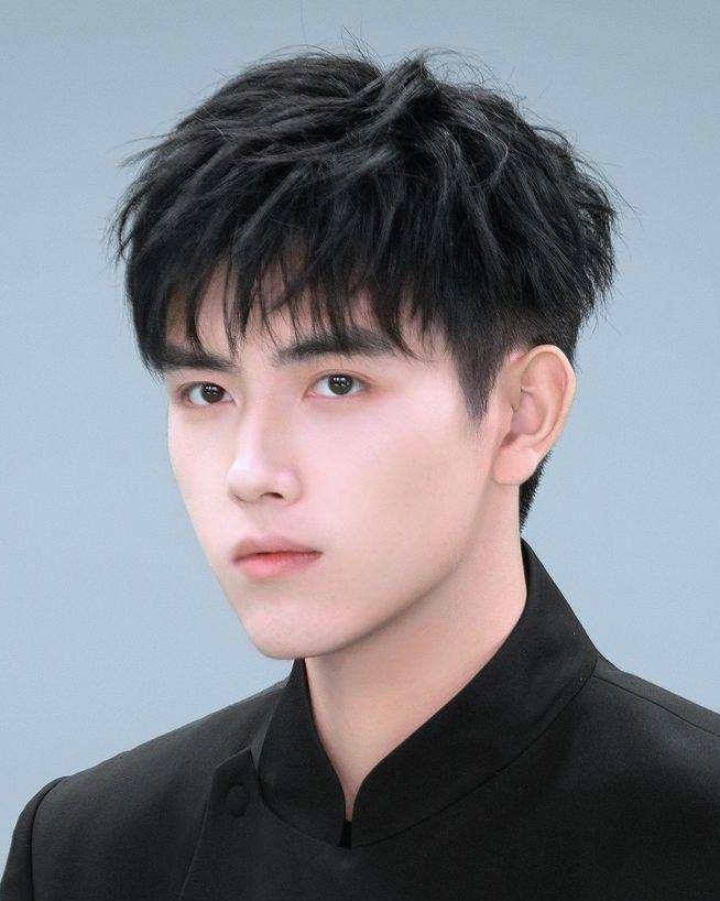 Model rambut two block (pinterest.com)