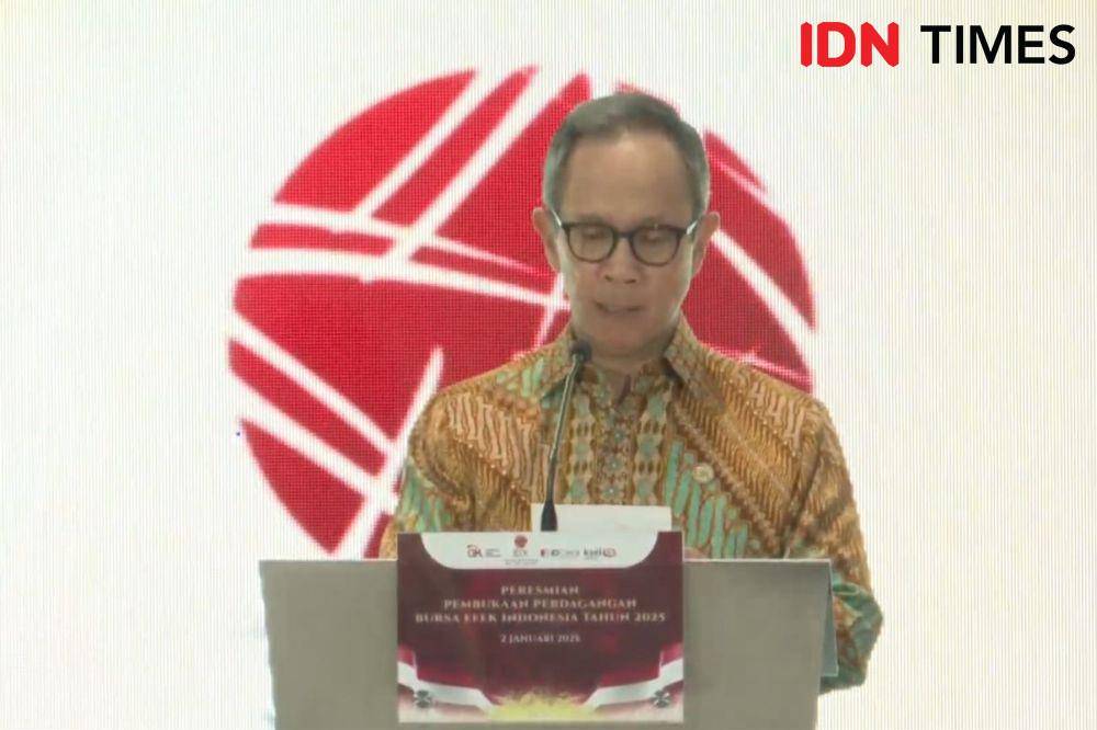 Ketua DK OJK, Mahendra Siregar dalam pembukaan perdagangan Bursa Efek Indonesia 2025. (IDN Times/Ridwan Aji Pitoko via Youtube)