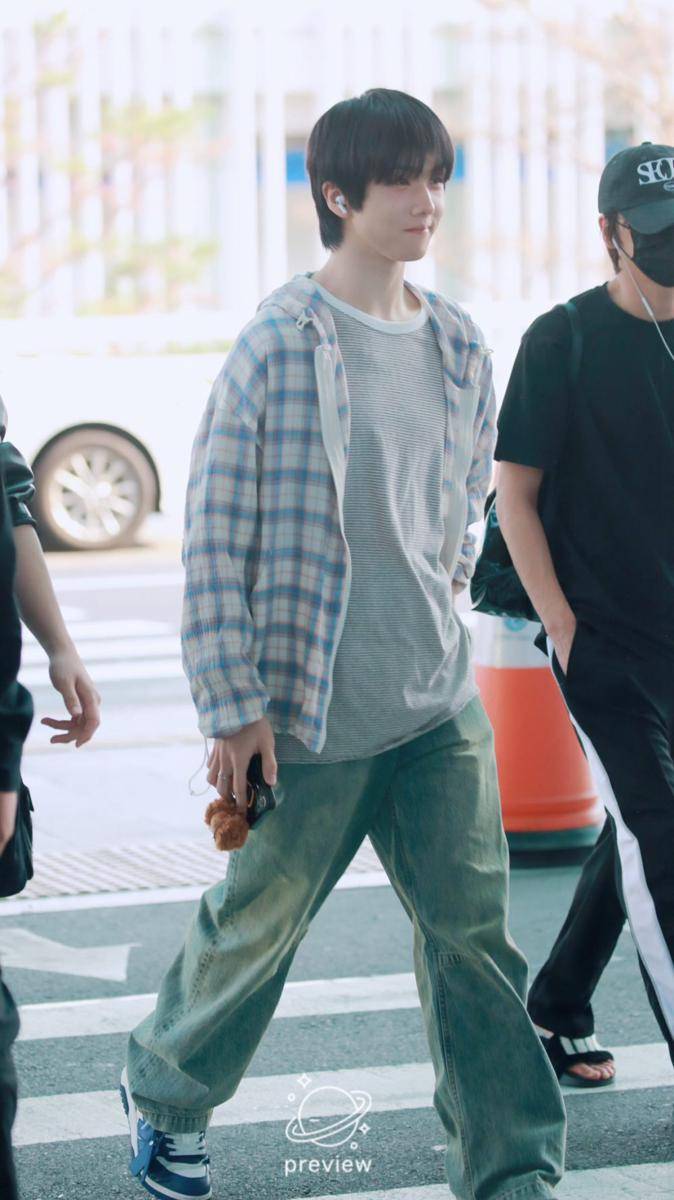 Jisung NCT (x.com/microcosmJS25)