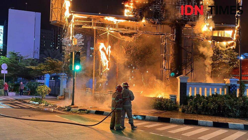 Videotron di Bekasi terbakar. (IDN Times/Imam Faishal)