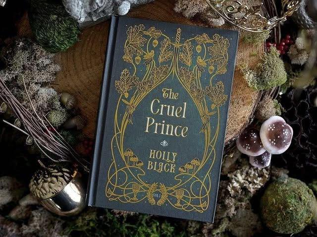 5 Novel Fantasi dengan Protagonis yang Justru Jadi Penjahat