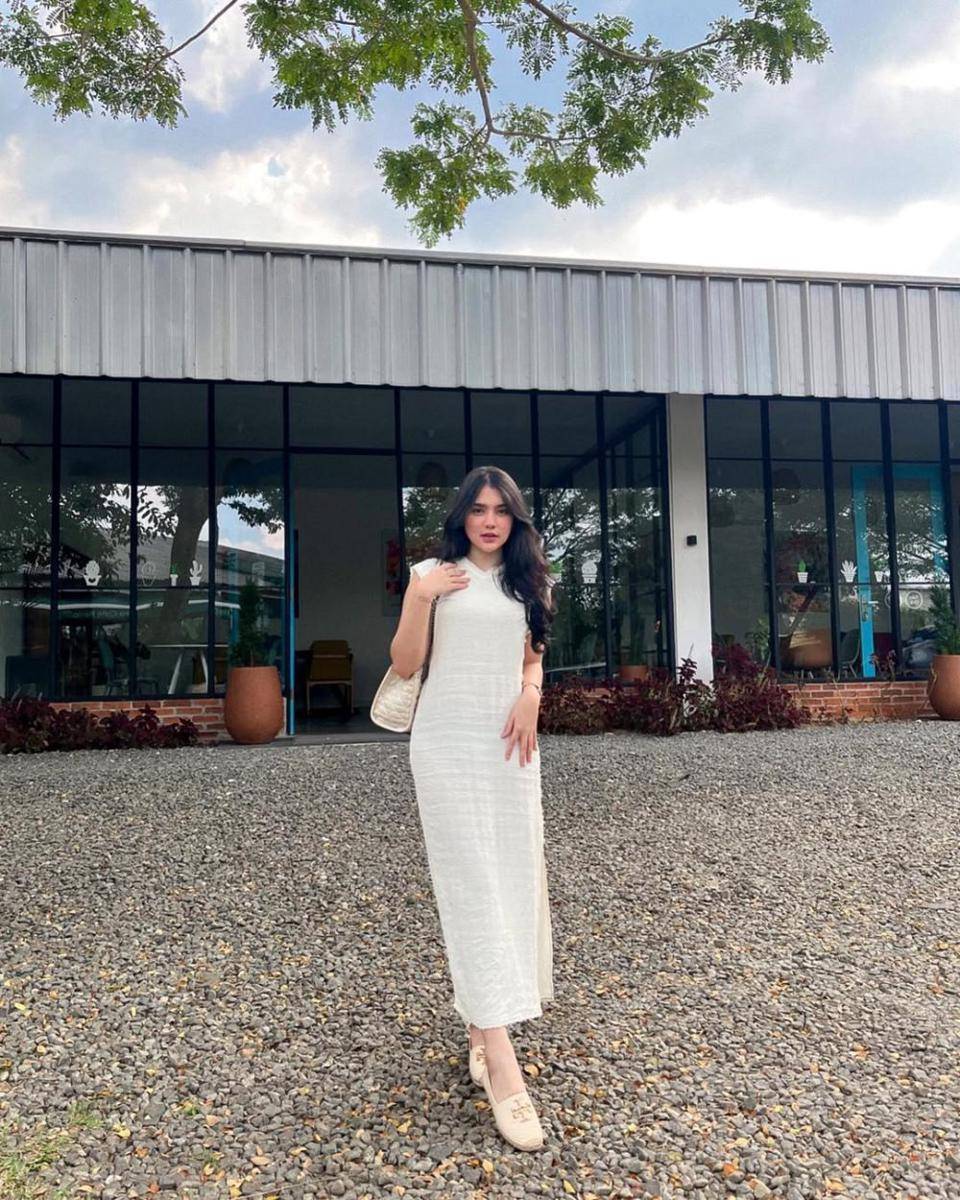 OOTD kondangan Davina Karamoy (instagram.com/davinaakaramoy)
