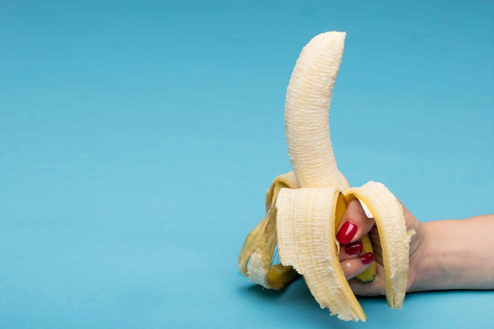 Mengapa Pisang Berbentuk Bengkok? Fakta Botani yang Jarang Diketahui!